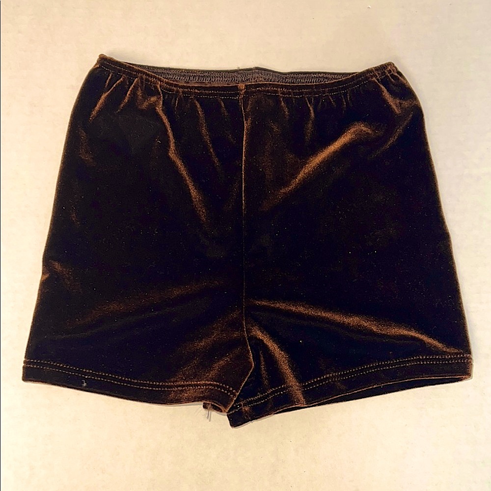 Leo’s Dancewear Brown Stretch Velvet Shorts NWOT